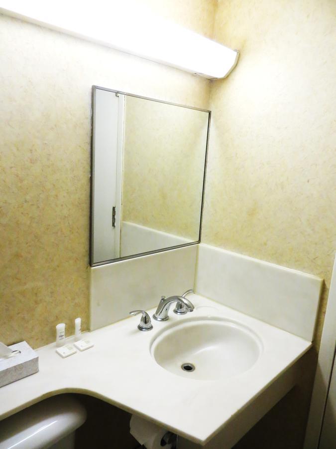 Town And Country Motor Hotel YYC Exterior foto